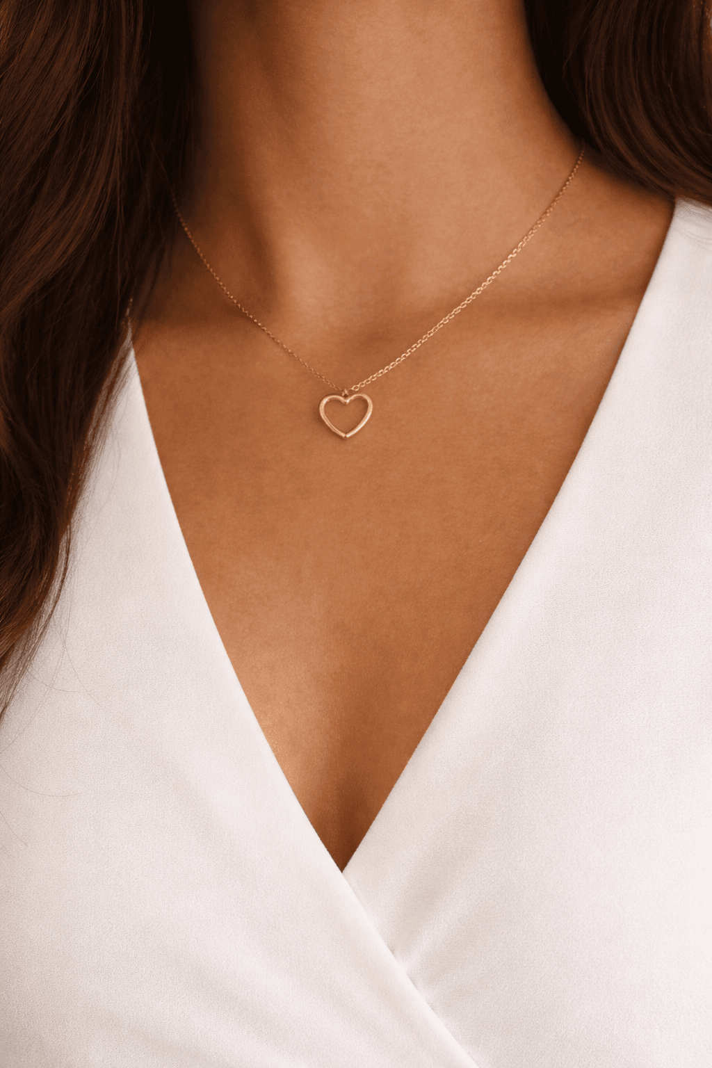 Golden Heart Minimal Necklace - View 1